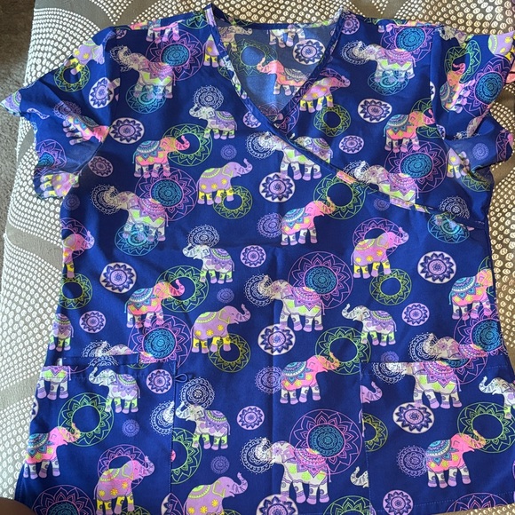 Colorful Patterned Scrub Tops - Picture 5 of 6